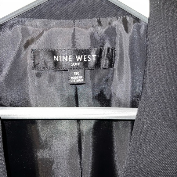 Nine West Black Suit Blazer-Size 16 - Picture 9 of 9